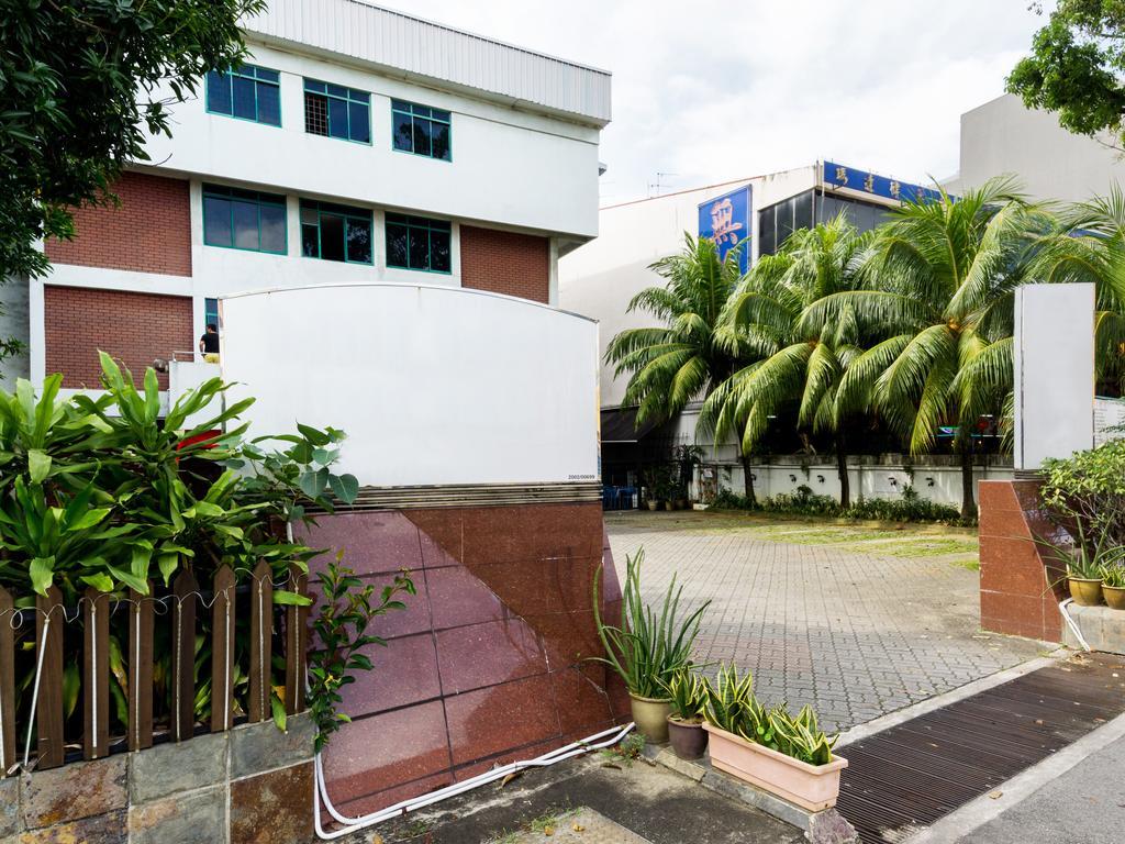 Reddoorz Near Aljunied Mrt Hotell Singapore Exteriör bild