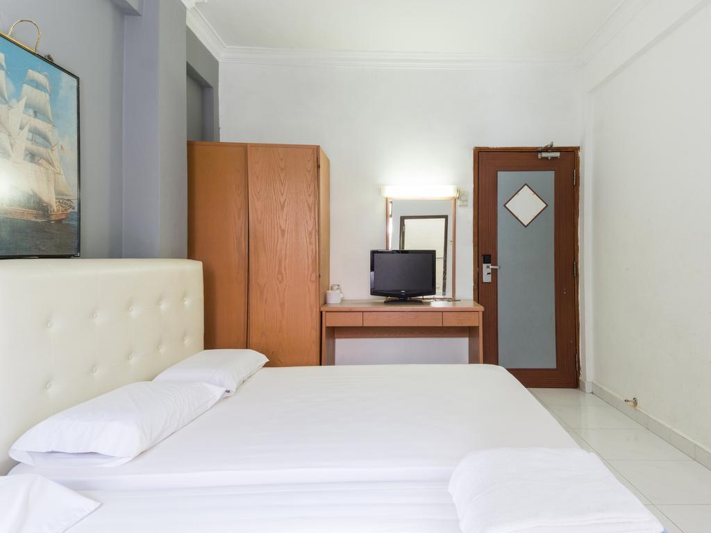 Reddoorz Near Aljunied Mrt Hotell Singapore Exteriör bild